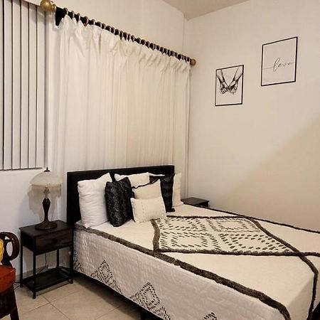 Villa Las Palmeras South Miami Exterior photo